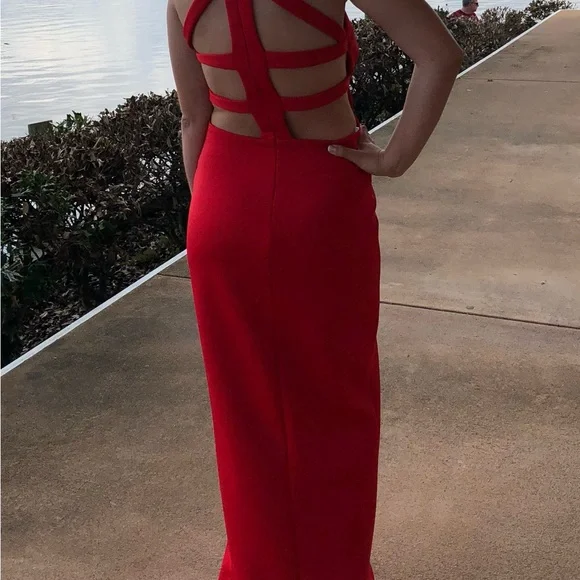 Elegant Sleeveless Red Midi Sheath Dress - Picture 5 of 5